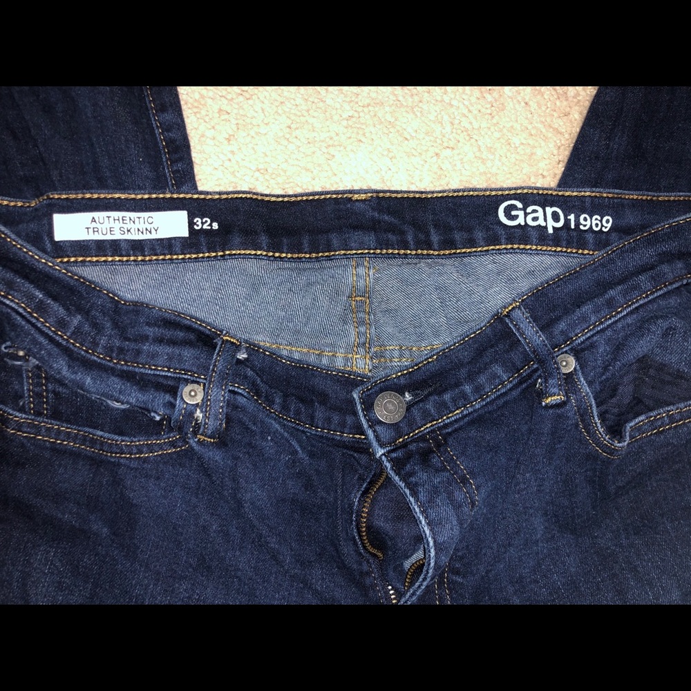 Gap blue jeans-no rips